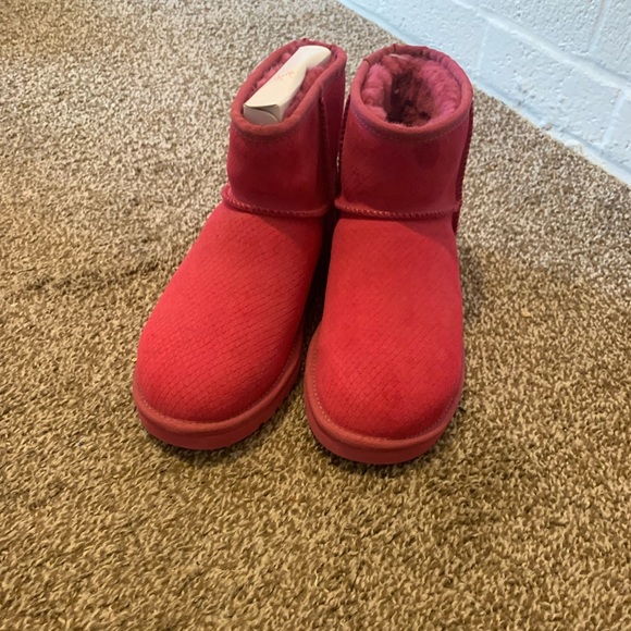 Ugg boots - Picture 1 of 6